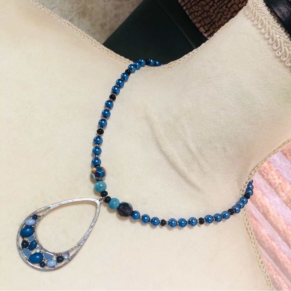 Handcrafted repurpose blue stone raindrop pendant Czech glass Pearl necklace